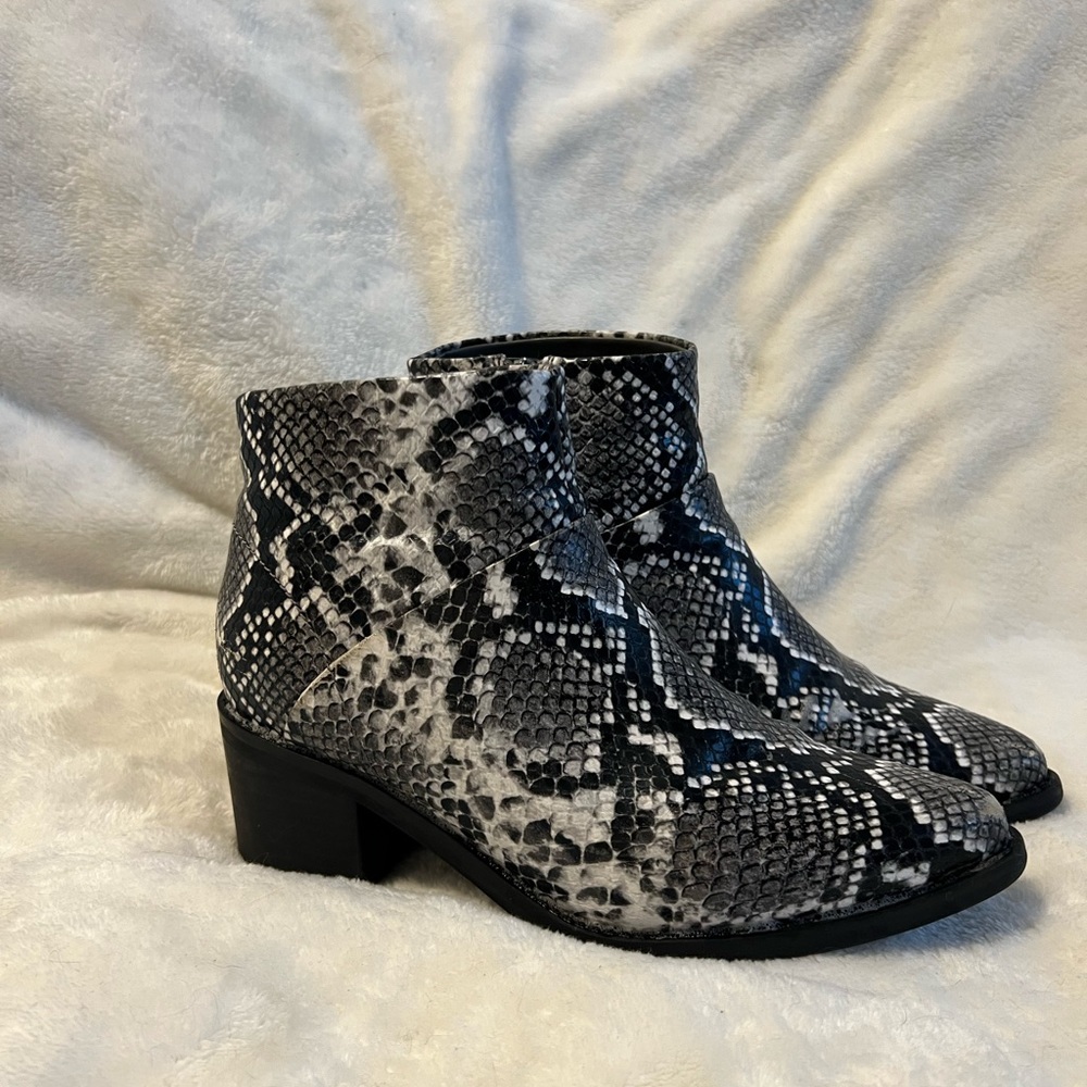 Waterproof snakeskin print booties